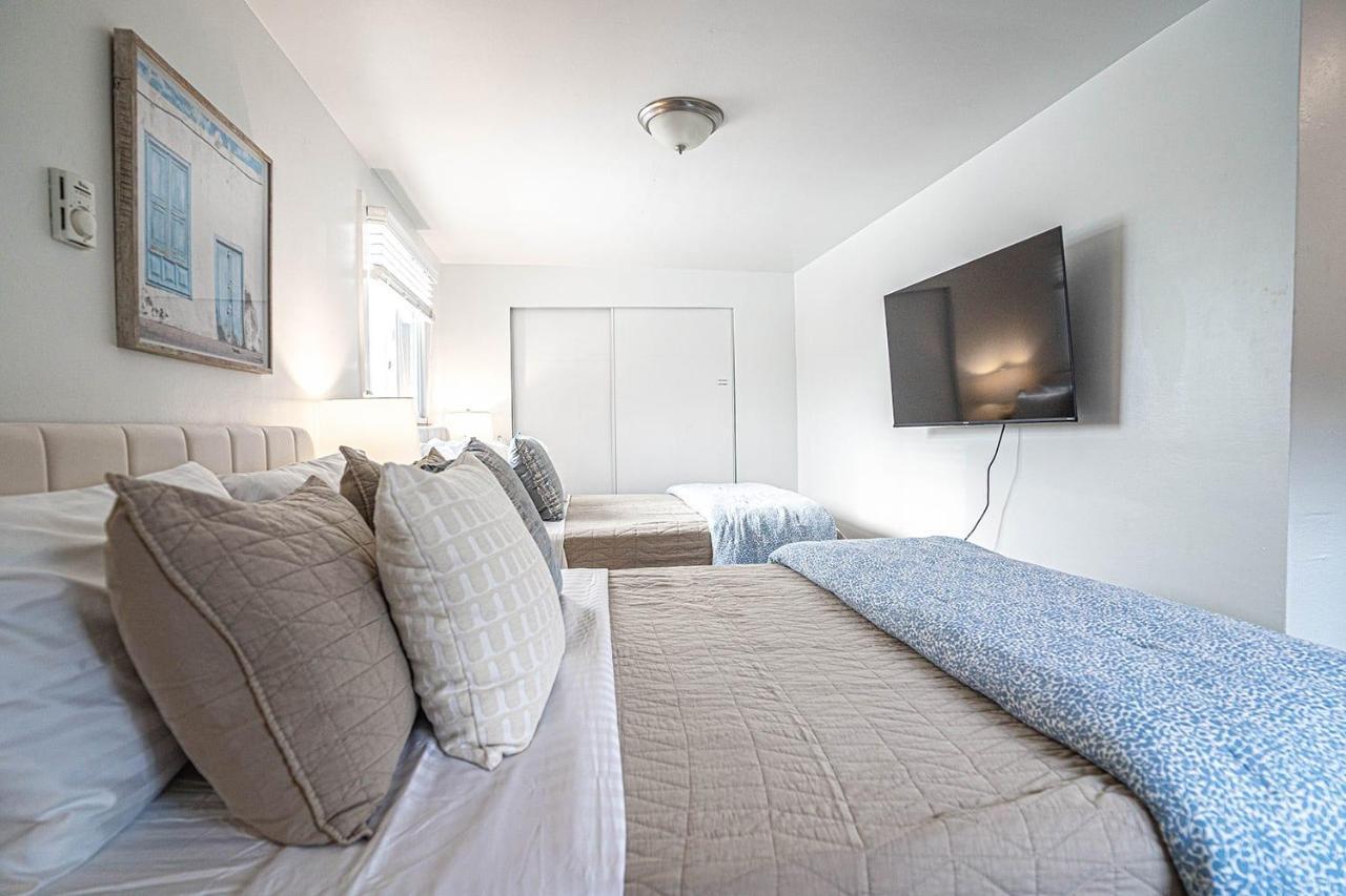 Seaside Serenity 1-br Apt With Peek-a-boo Sound Views Seattle