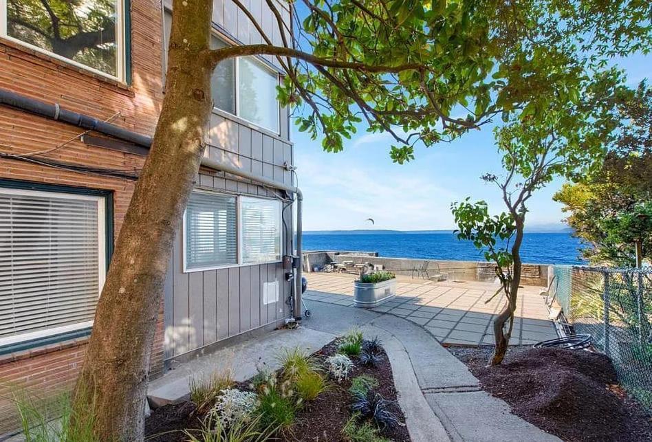 Apartment Seaside Serenity 1-br Apt With Peek-a-boo Sound Views Seattle