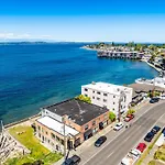 Seaside Serenity 1-Br Apt With Peek-A-Boo Sound Views