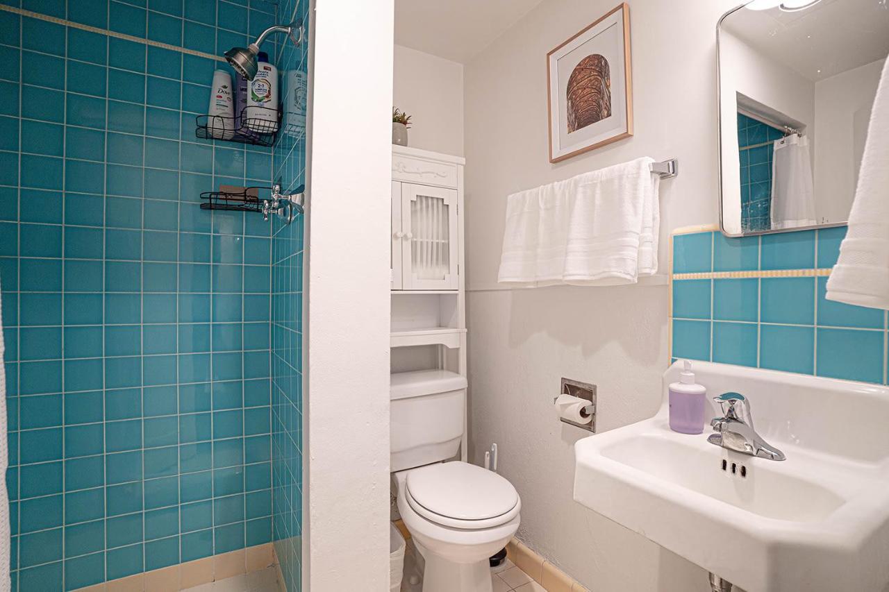Seaside Serenity 1-br Apt With Peek-a-boo Sound Views