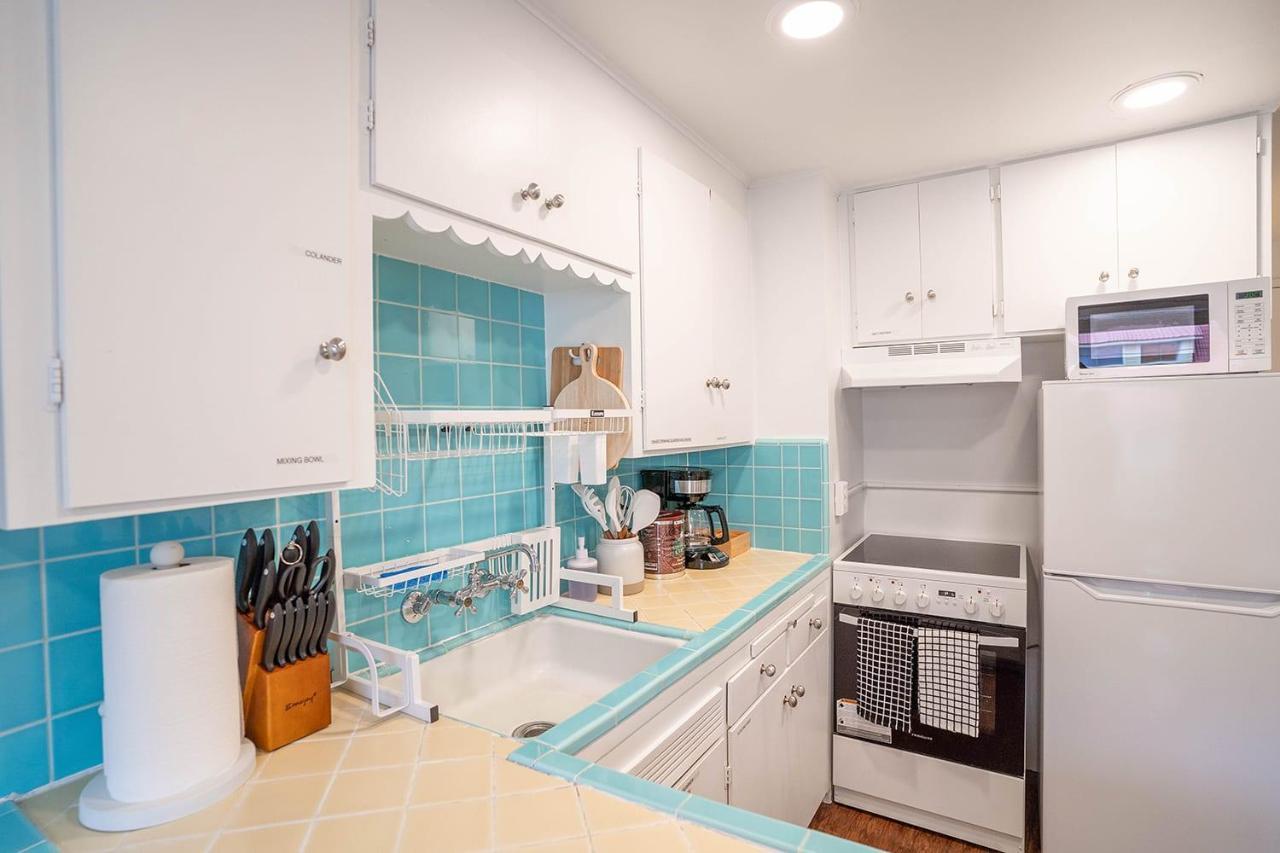 Apartment Seaside Serenity 1-br Apt With Peek-a-boo Sound Views Seattle